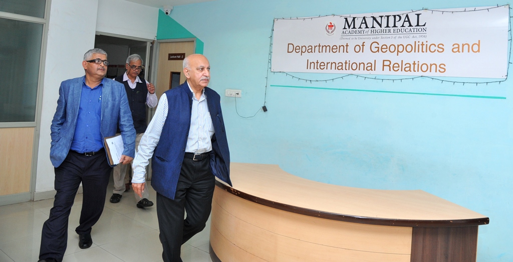 Shri M J Akbar Visit to Department of Geopolitics and betway888 Relations